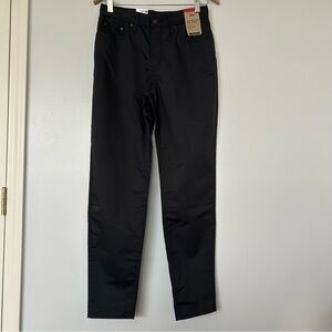 Levi’s high rise mom Jean black coated denim NWT